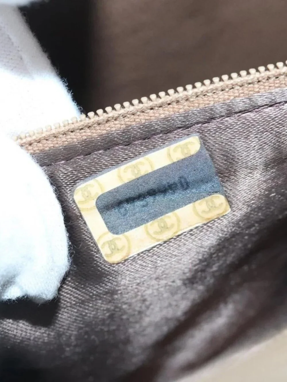 CHANEL brand	chanel color	beige