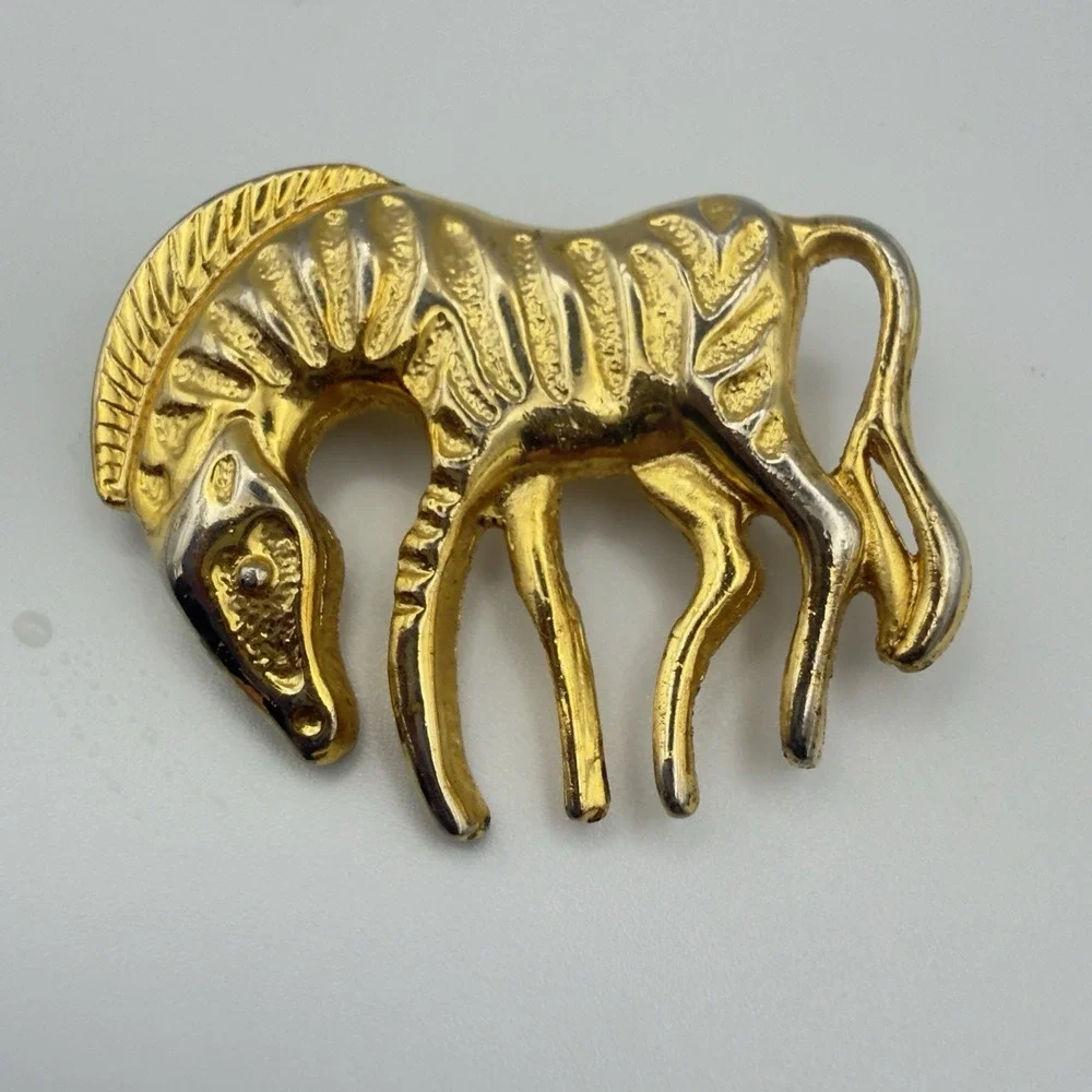 Vintage Gold Tone Zebra Brooch Pin Animal Safari Figural