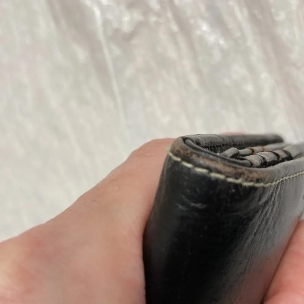 Tusk black leather wallet