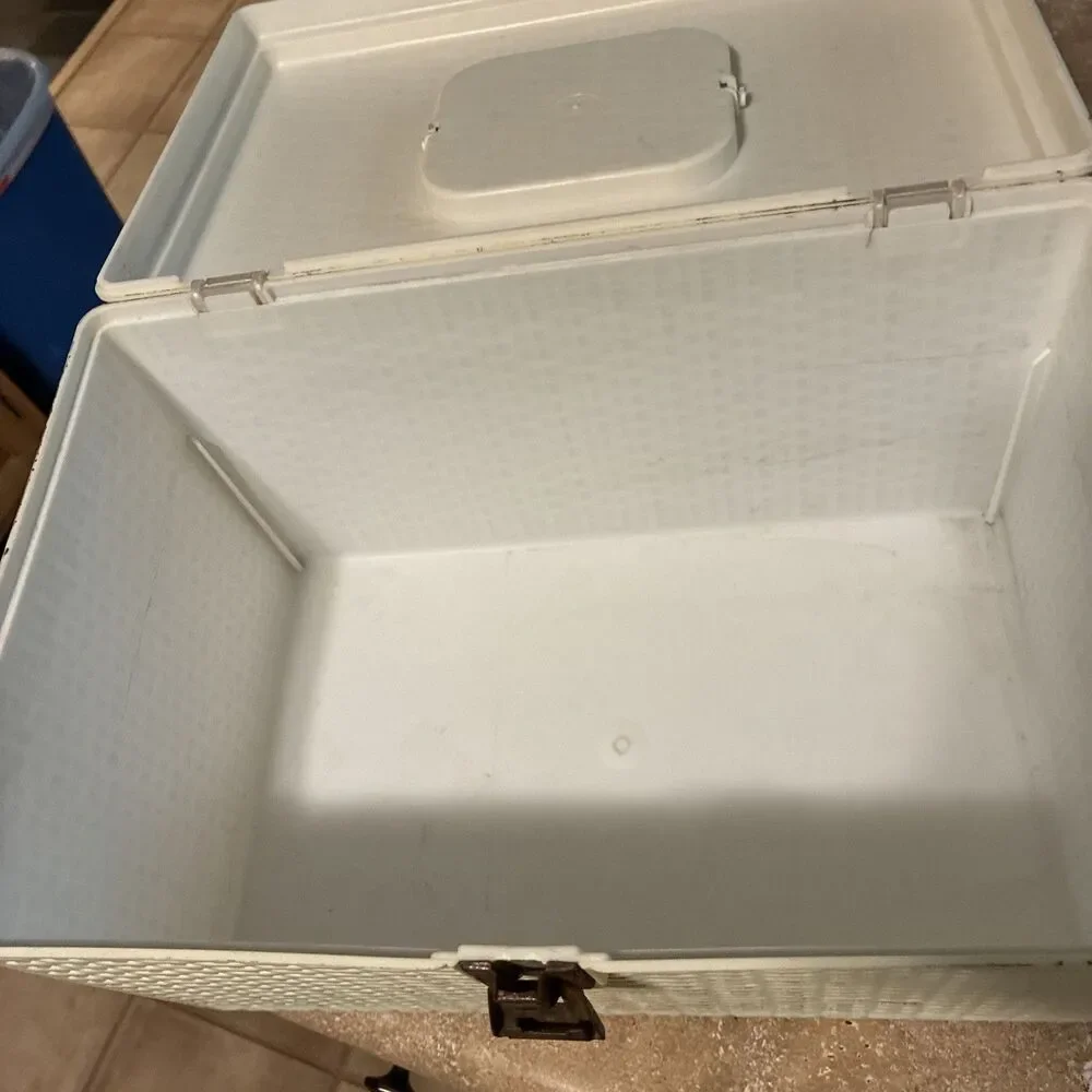 Vintage Wilson Mfg.Sewing Box w/2 Trays Wil-hold 14