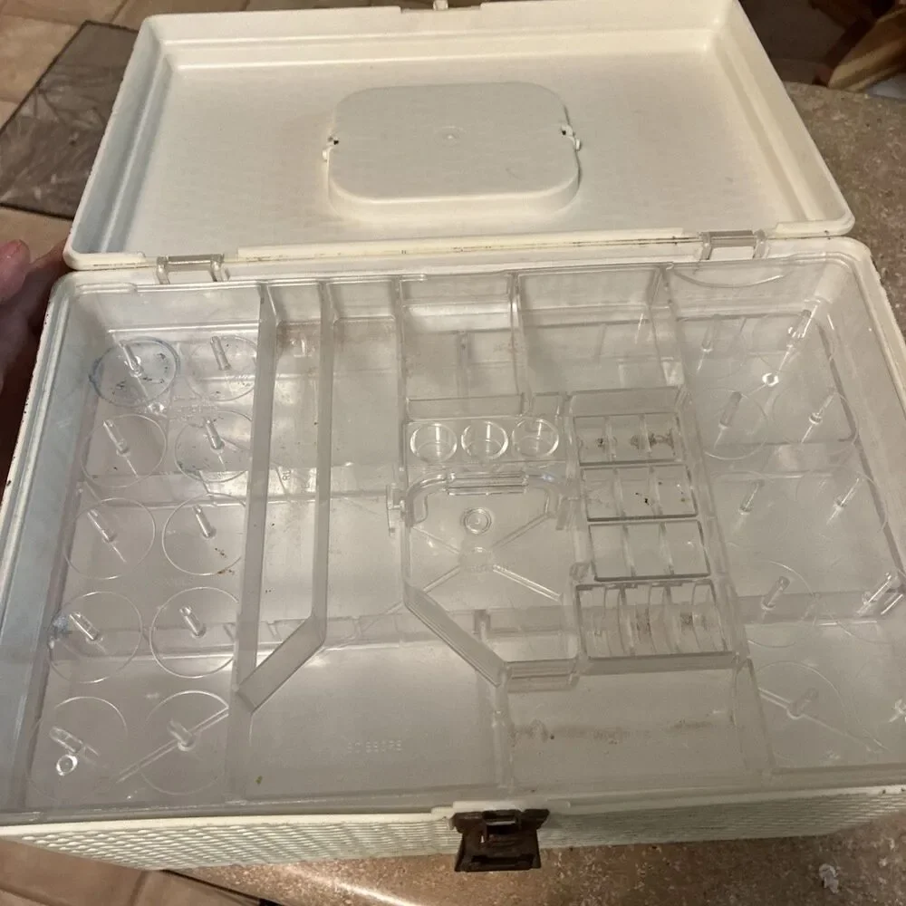 Vintage Wilson Mfg.Sewing Box w/2 Trays Wil-hold 14