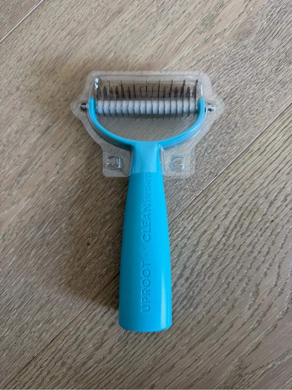 Uproot Cat and Dog Brush Deshedder