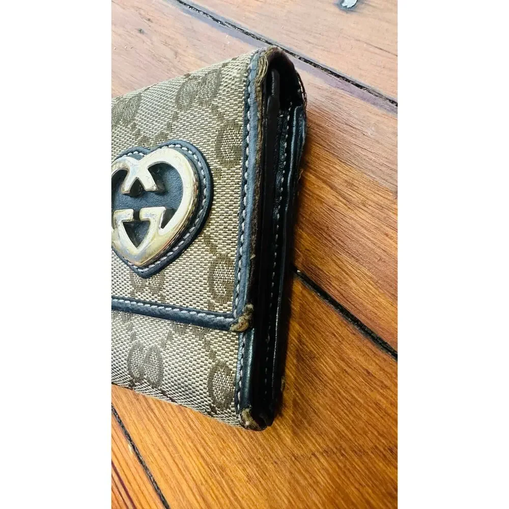 Gucci size open