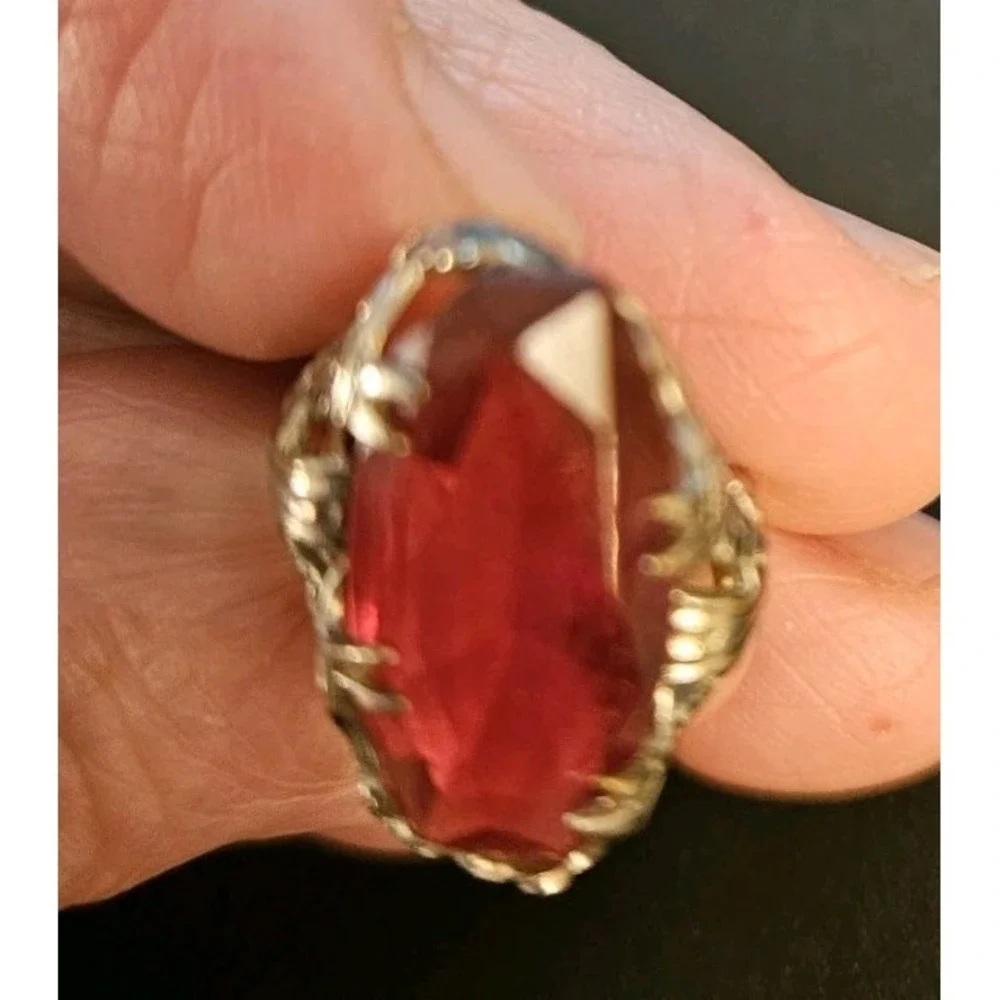 Vintage Ladies Silver Tone Filagree With Simulated Ruby Stone (644)