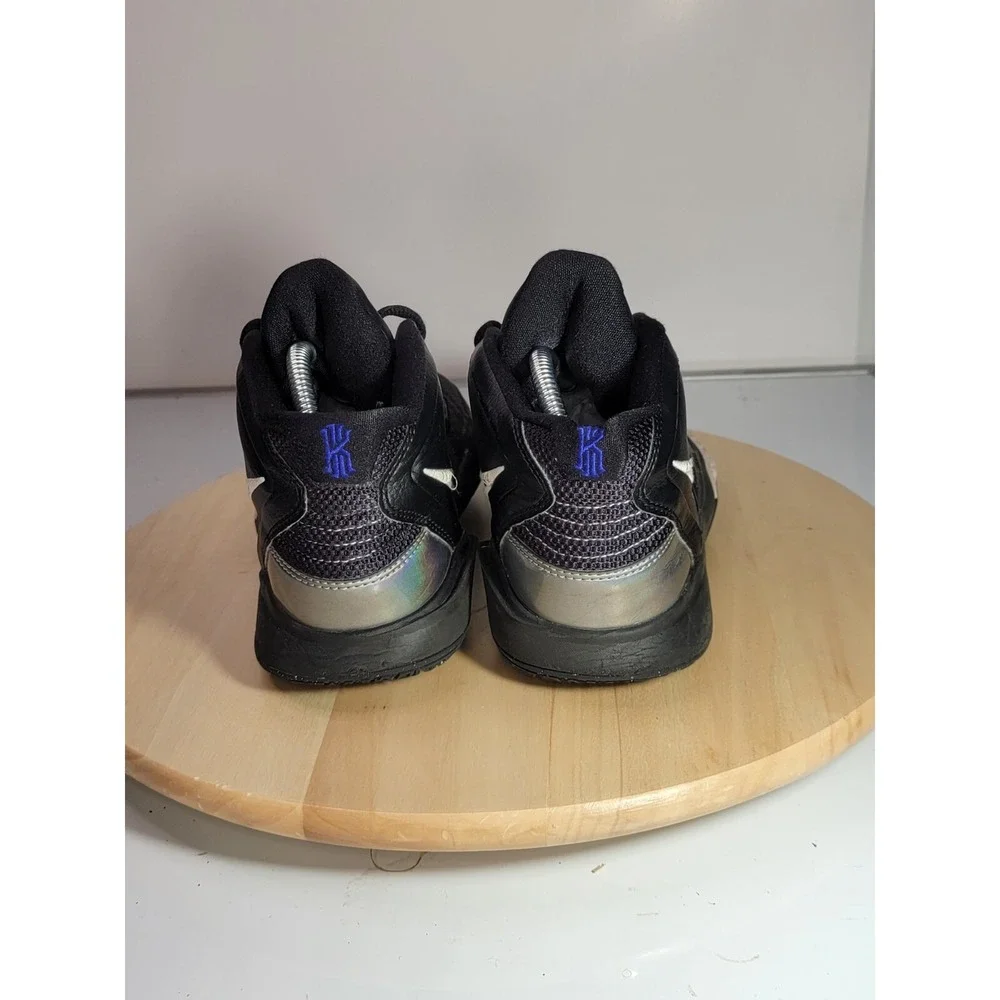 Nike Kyrie Infinity Mid Black Metallic Silver Size 7Y