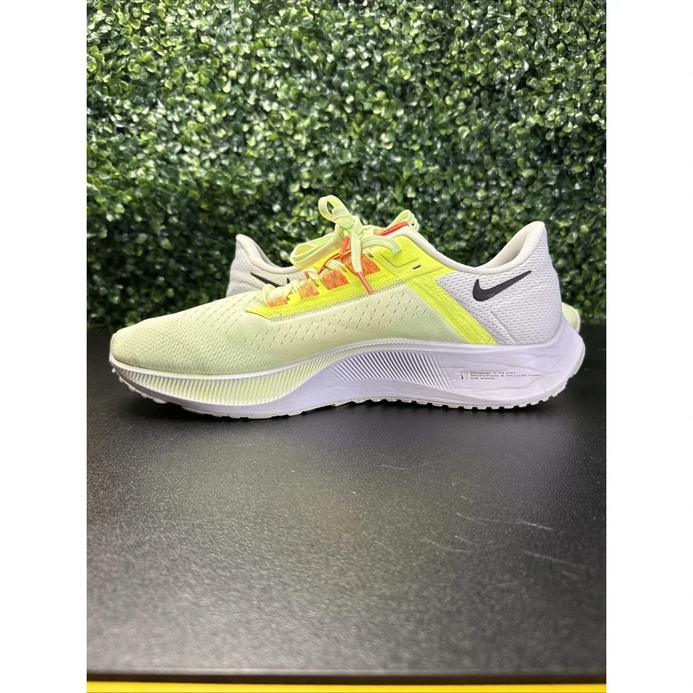 Nike Air Zoom Pegasus 38 Running Shoes Men's Size 13 Barely Volt Yellow Athletic