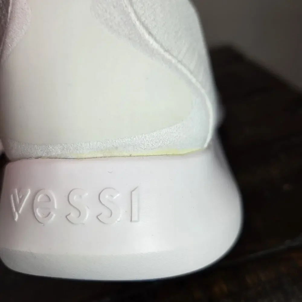 Vessi everyday move