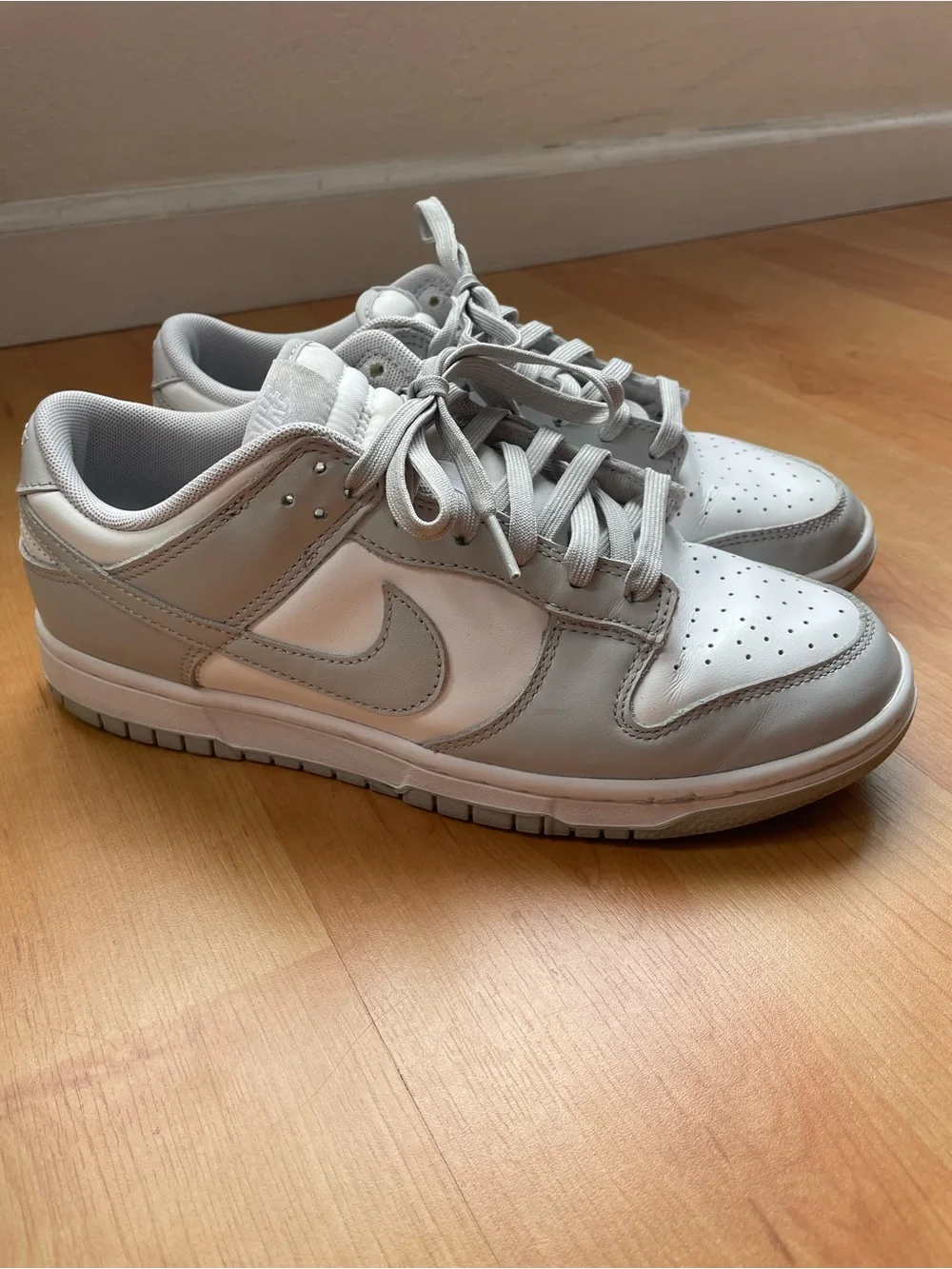 Nike Low-Top Sneakers in White and Light Gray