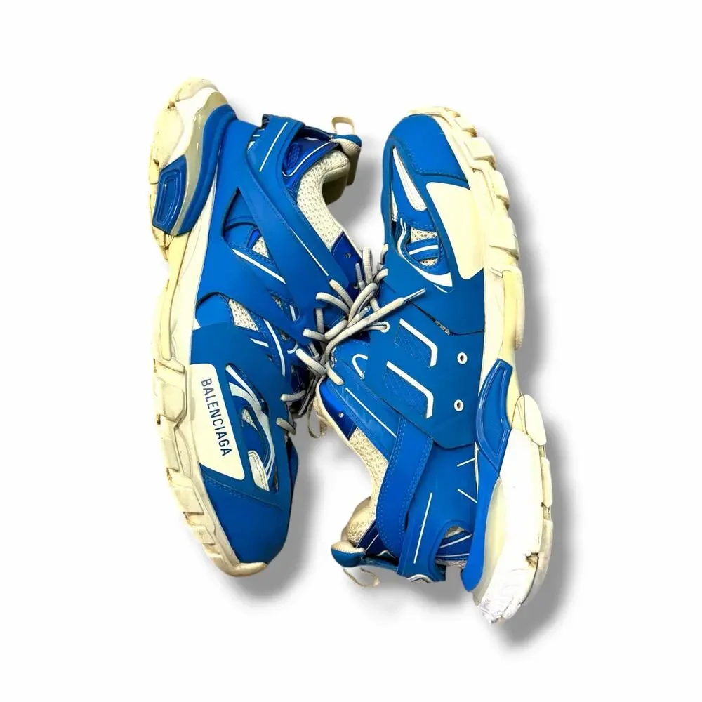 Balenciaga extremely clean