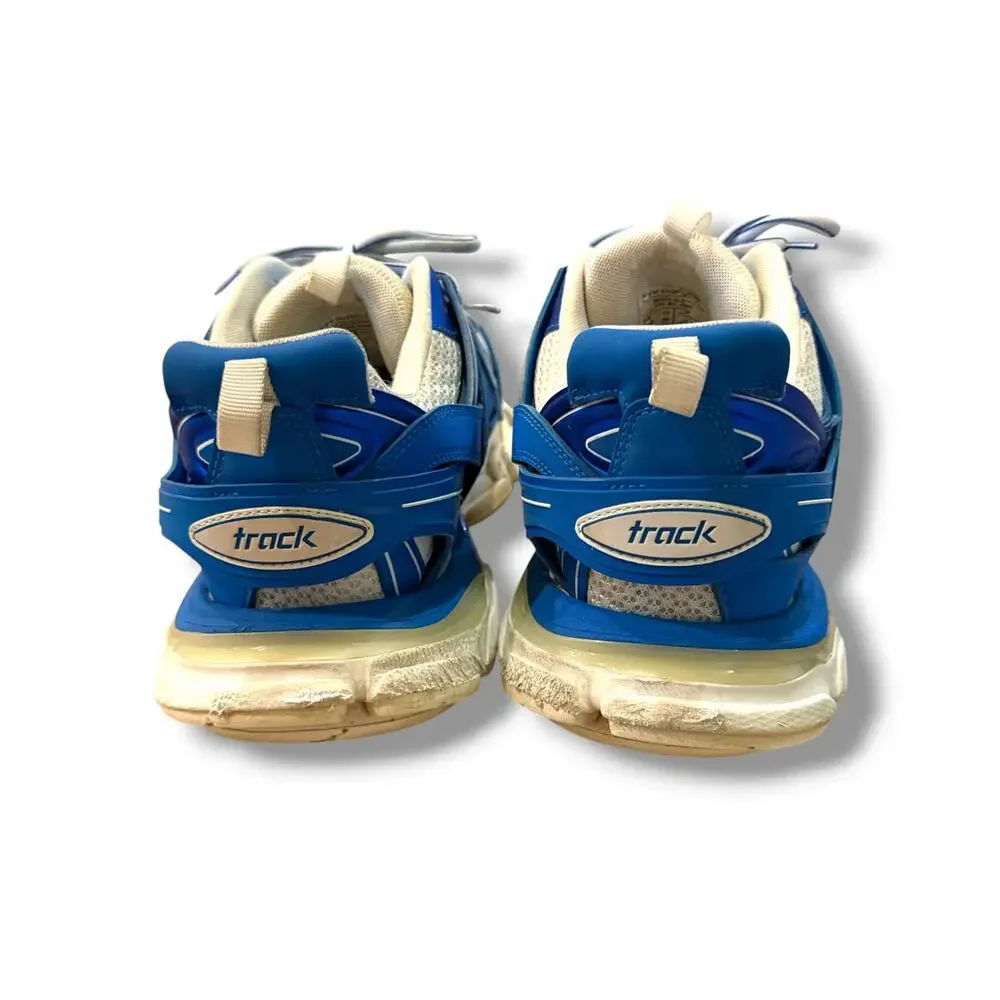 Balenciaga extremely clean