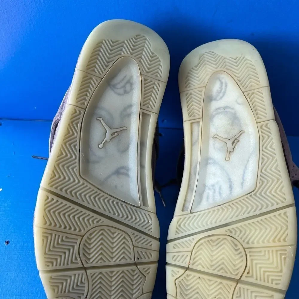 N/A kaws nike