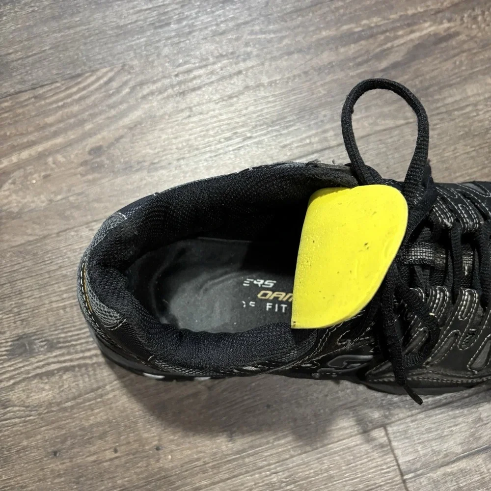 Skechers good preowned