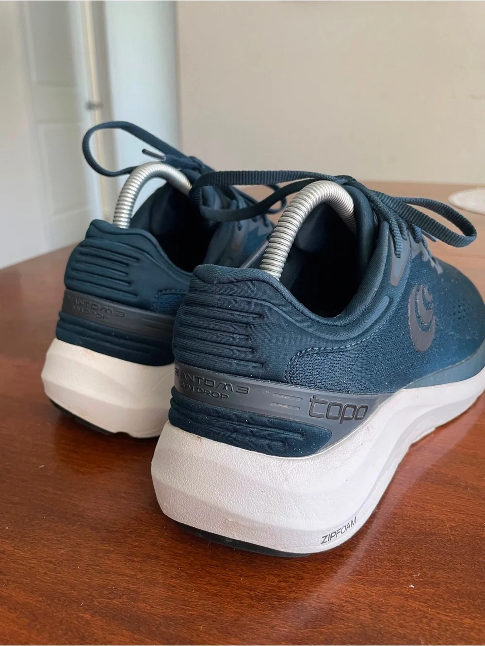 Topo Athletic Phantom 3 Navy/White Mens Size 9 running shoes