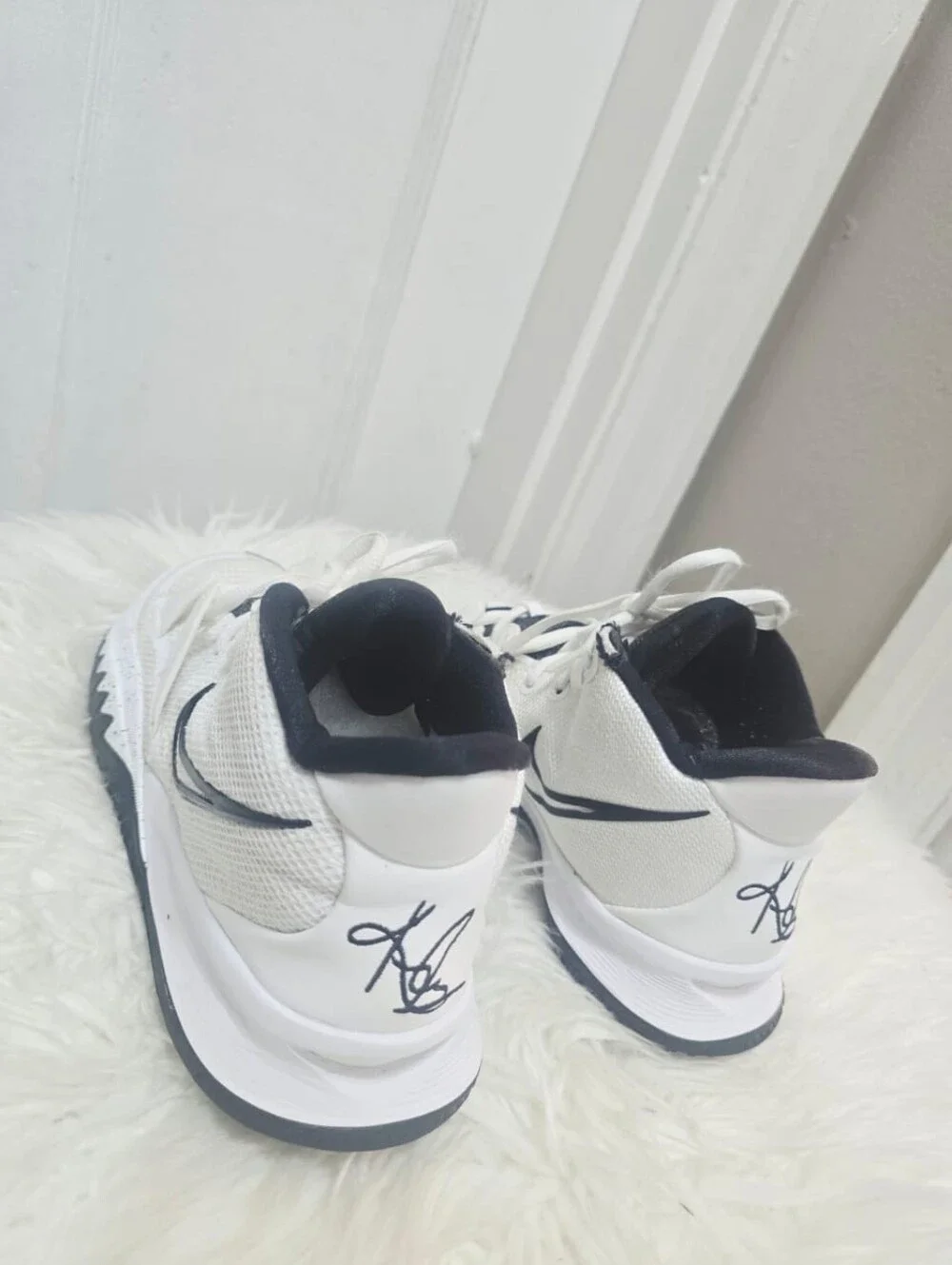 Nike textured pet ask