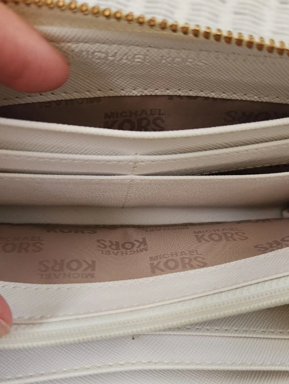 MICHAEL Michael Kors White Wallet with Gold Plaque Good Condition