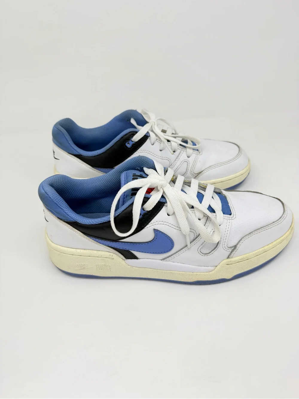 Nike classic low