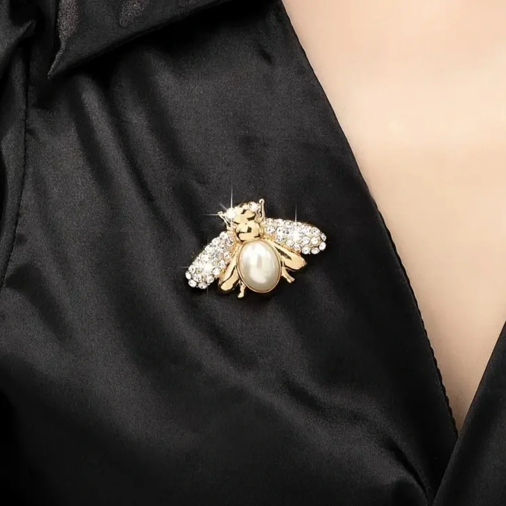 Elegant Bee Brooch 🐝 Golden-Tone Pin with Pearl Beads | Holiday Gift (A0-2)