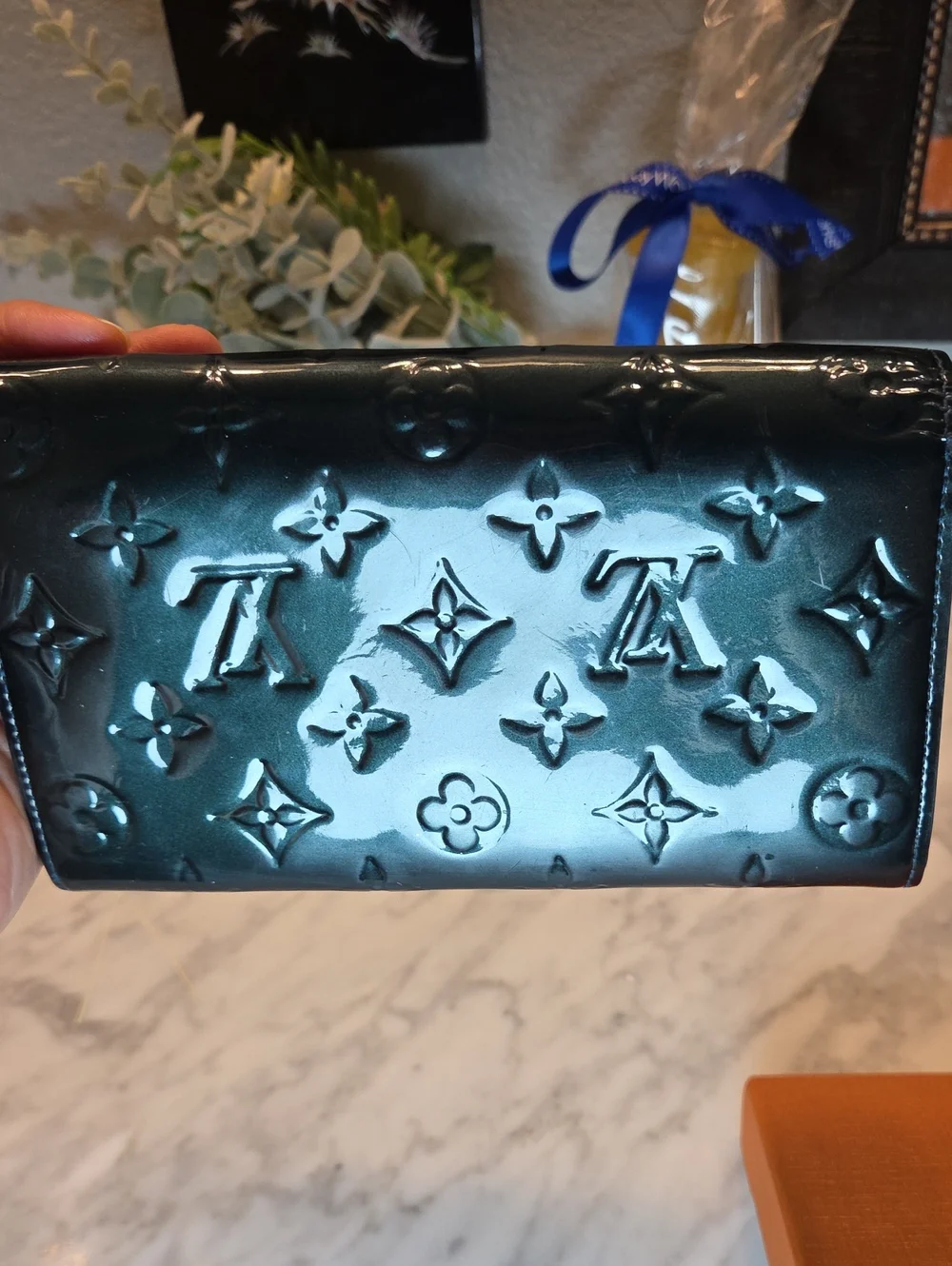 Louis Vuitton elegant into