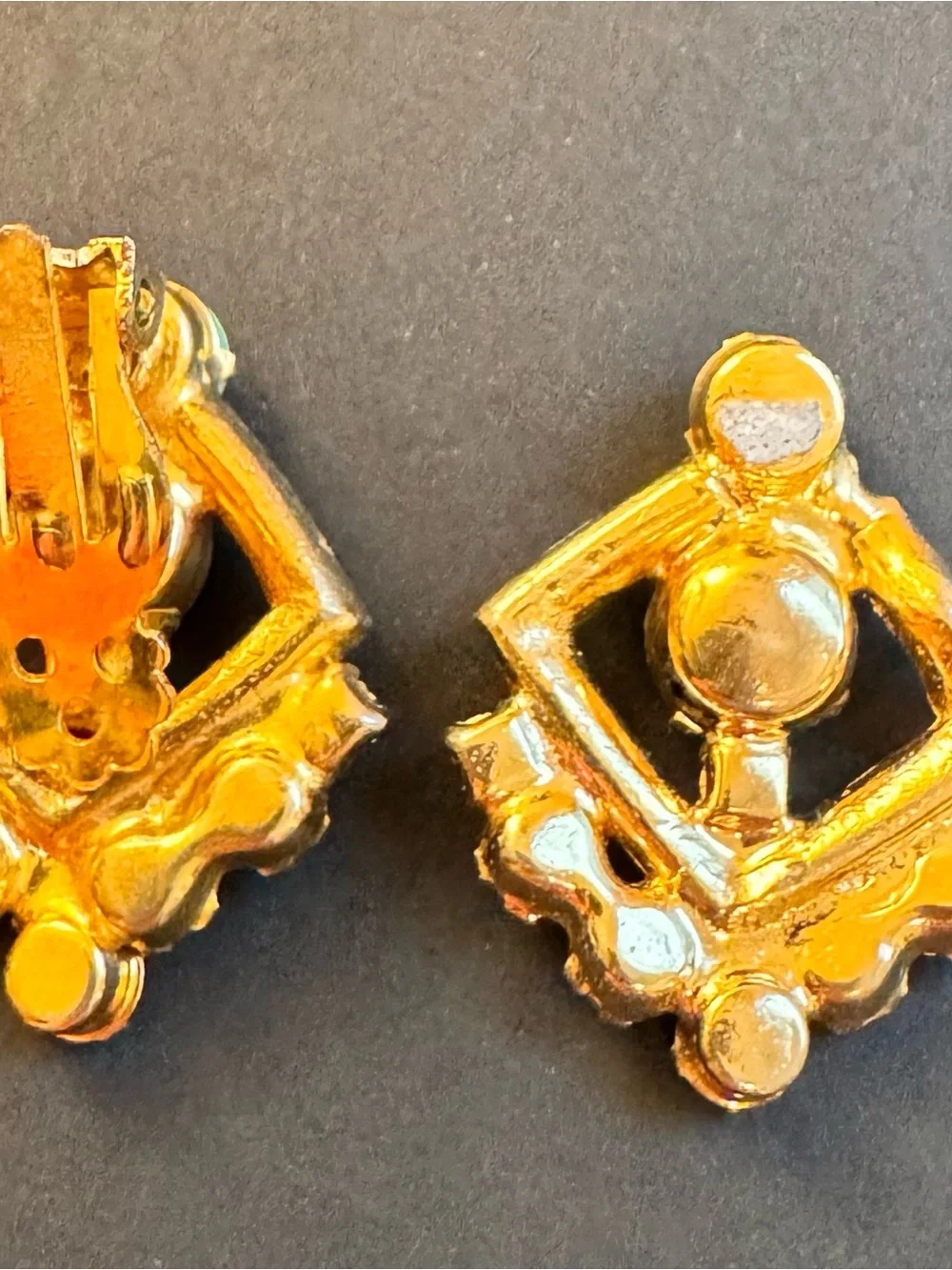 N/A feature accent backs
