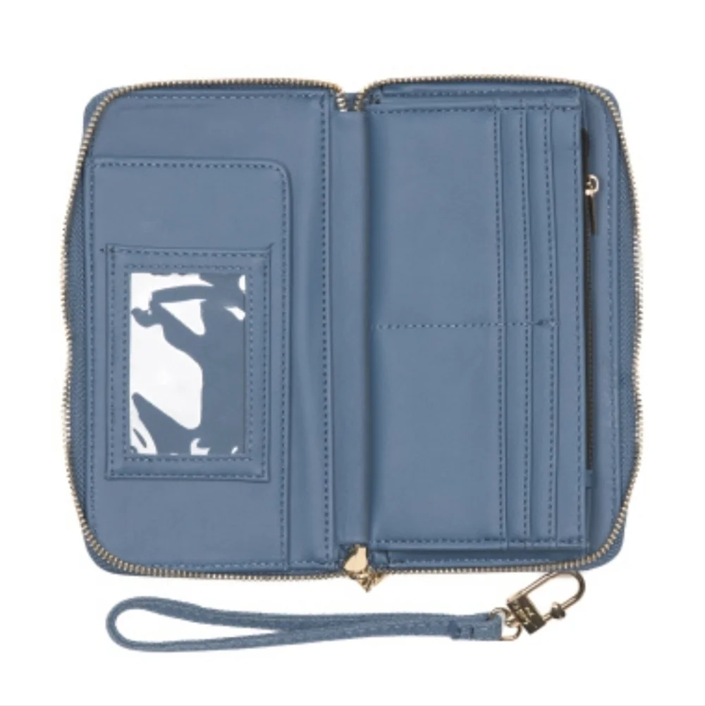 💙🔹️Betsey Johnson🔹️ Denim XOZIP-E Blue Floral Embroidered wallet + Wristlet