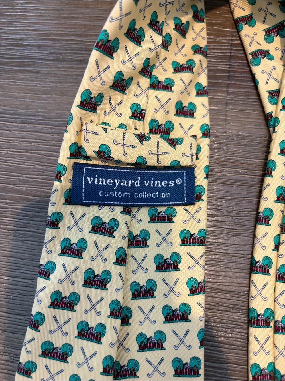 Vineyard Vines playful light
