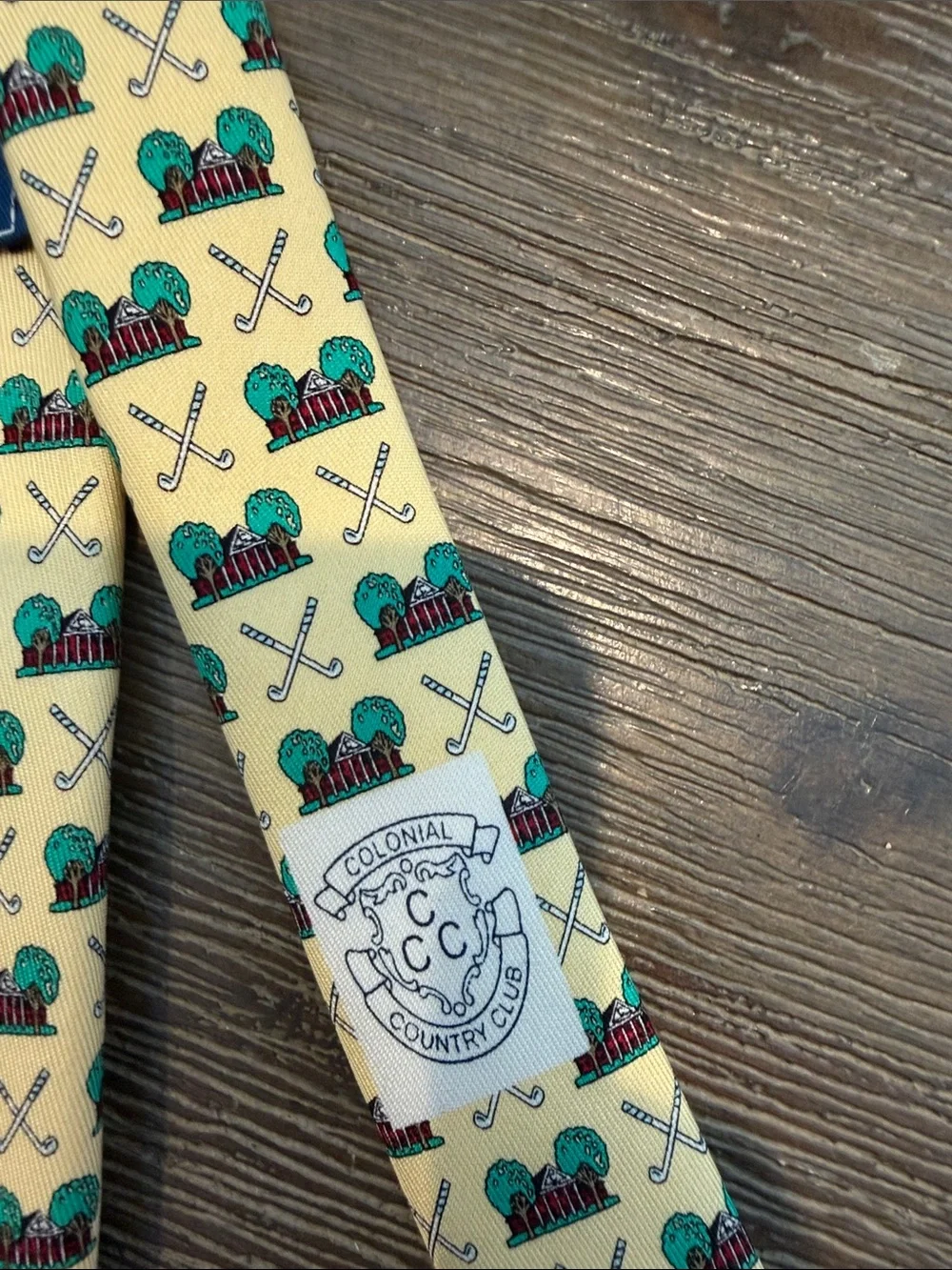 Vineyard Vines playful light