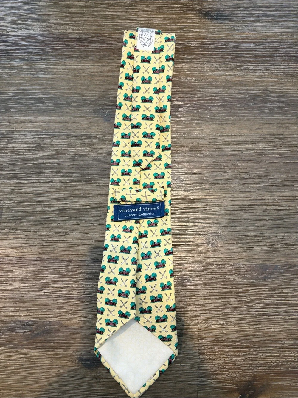 Vineyard Vines playful light