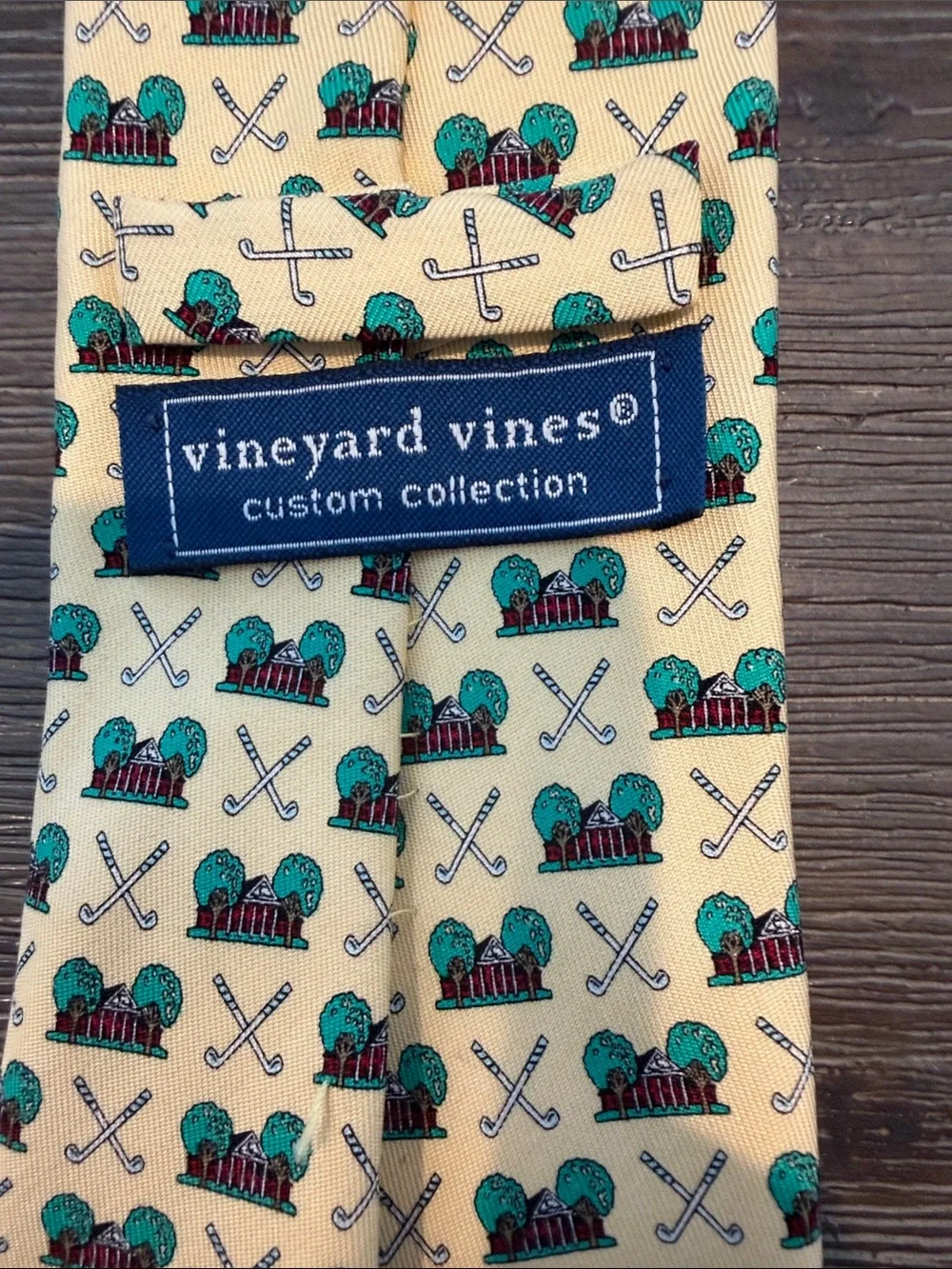 Vineyard Vines playful light