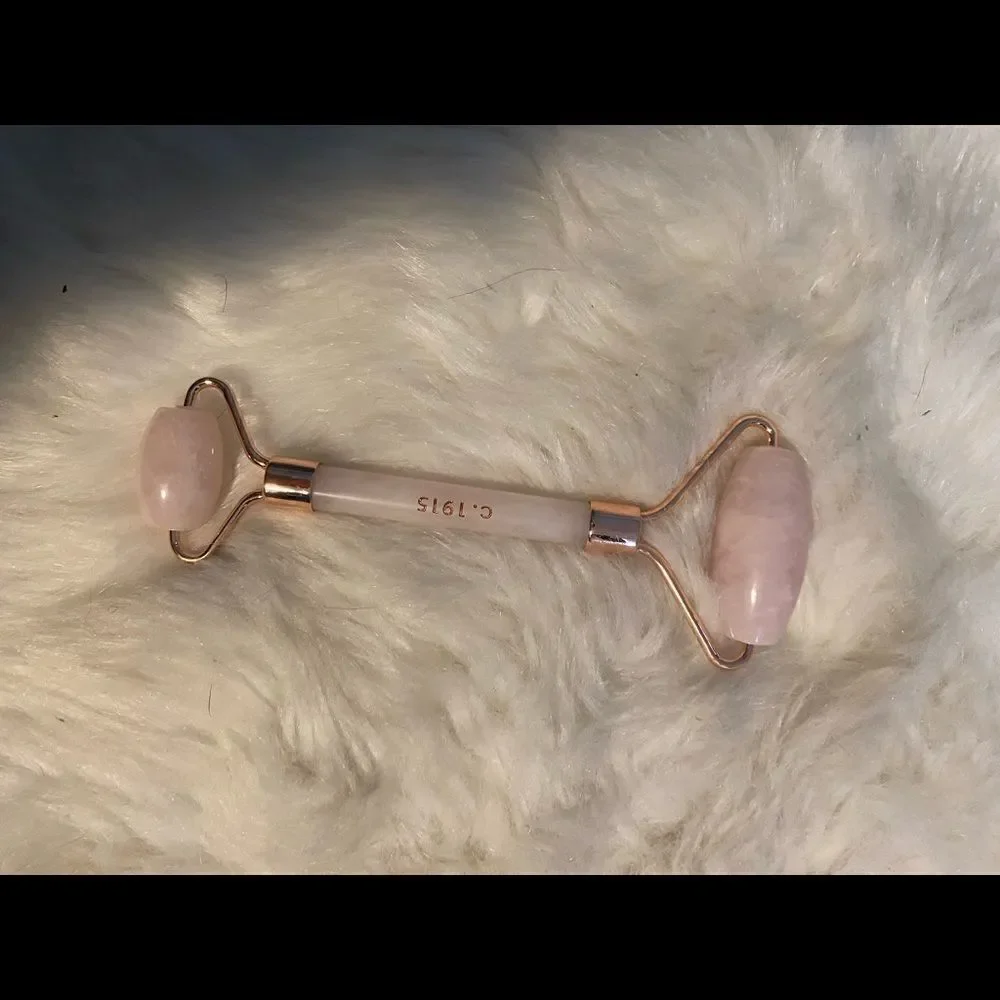 BNIB quartz facial roller  #10