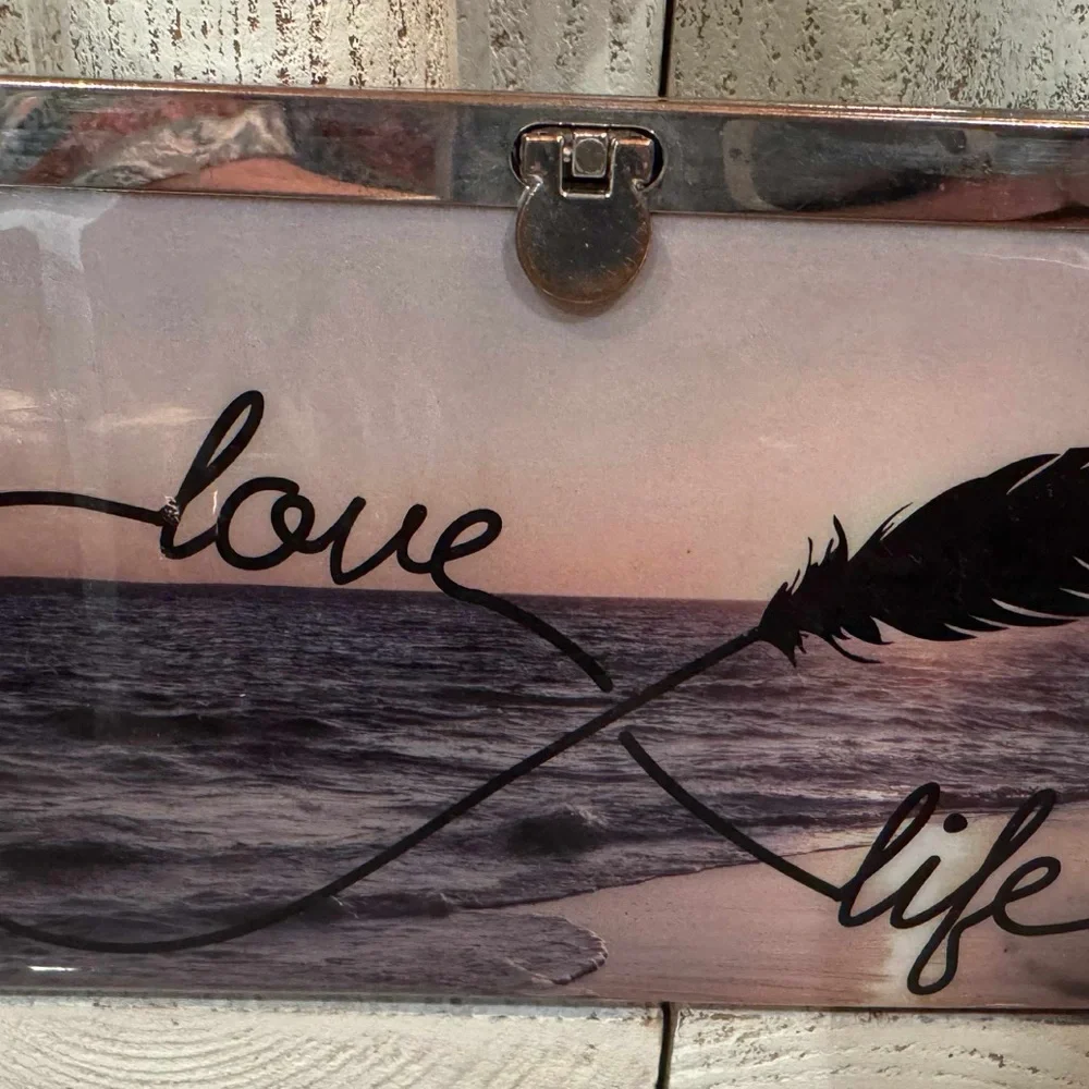 N/A stylish clutch