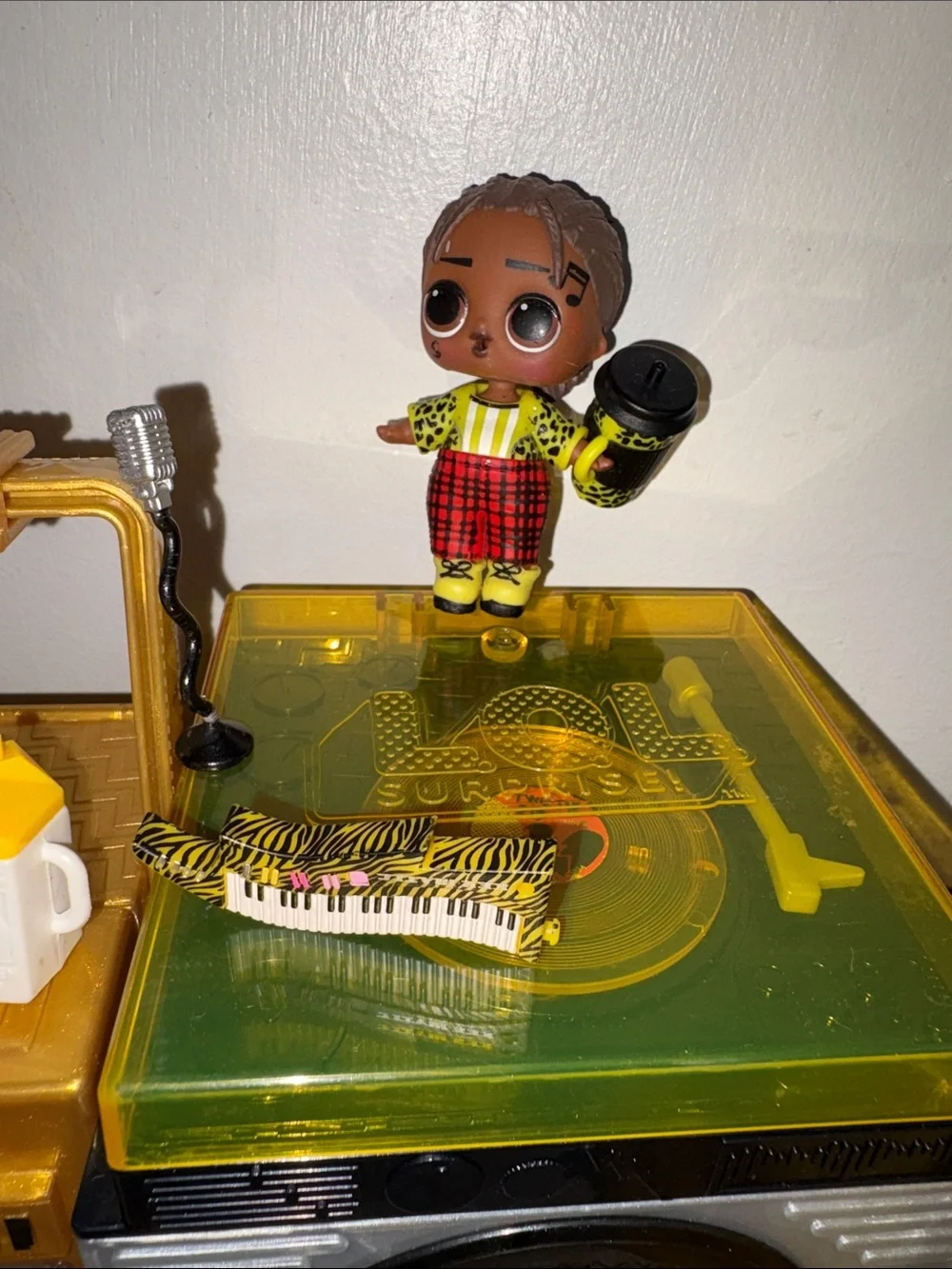 L.O.L. Surprise! compact music