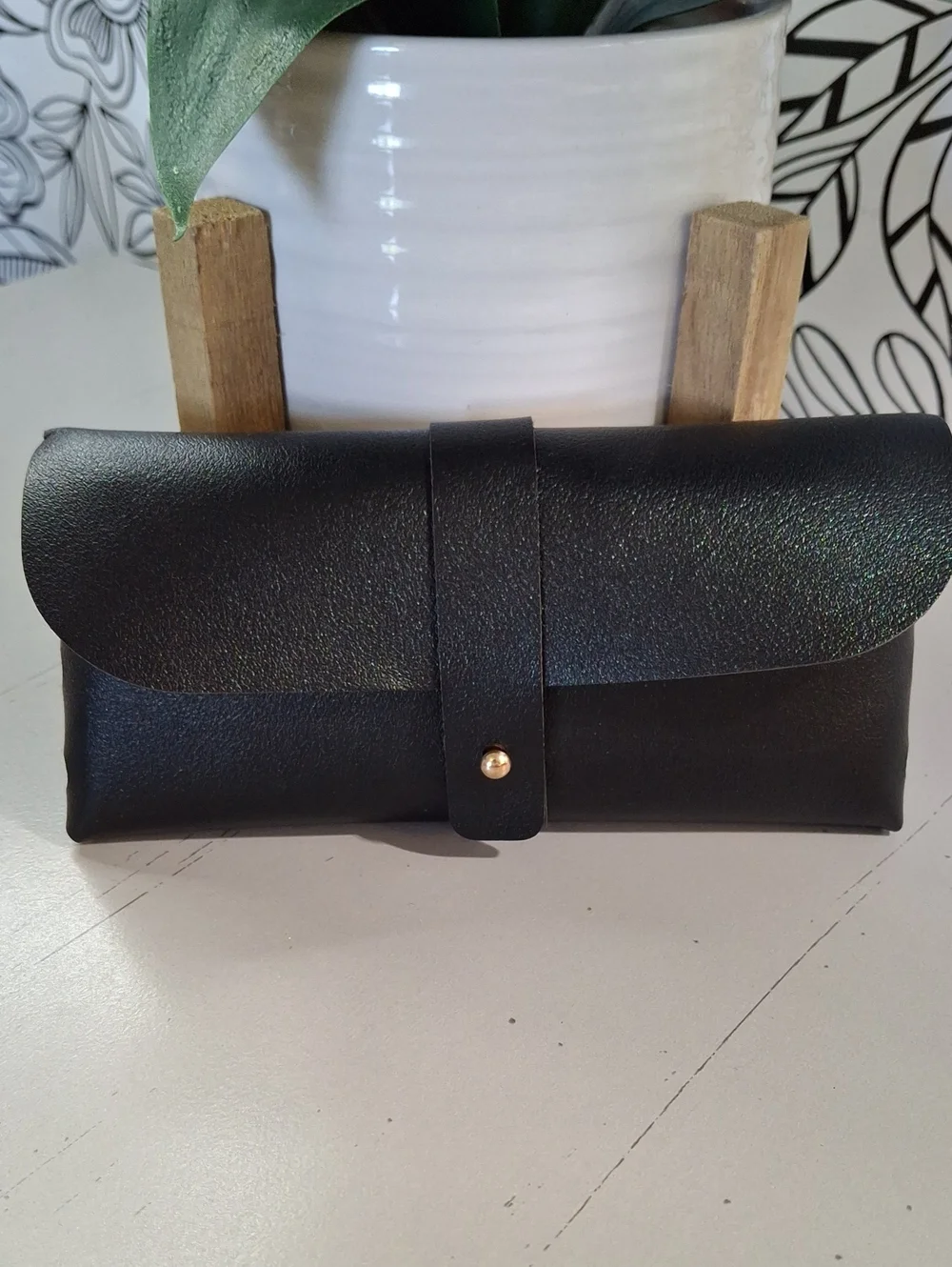 DIBR stylish black