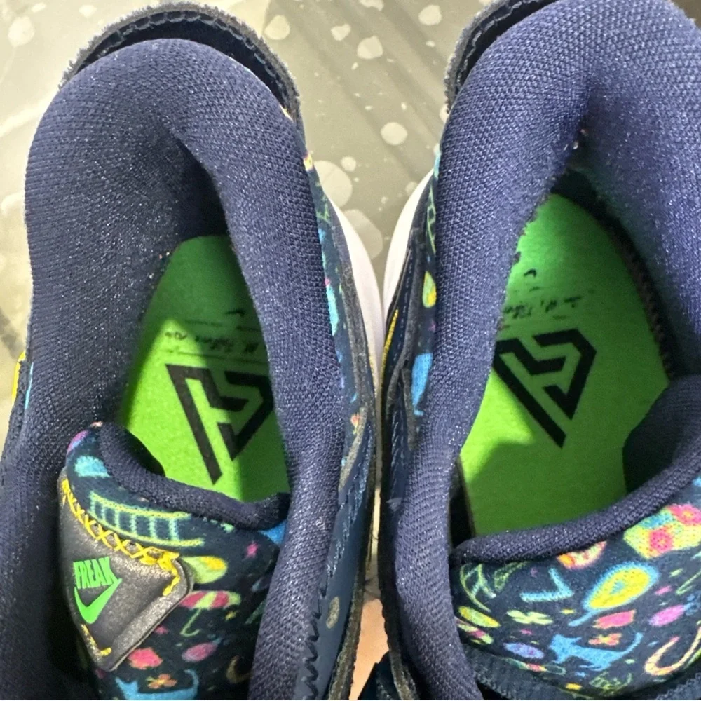 nike superstitious navy knit