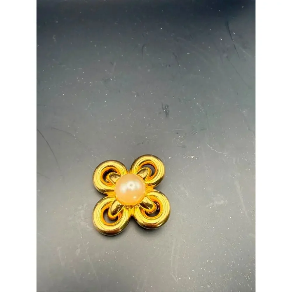 Monet gold tone