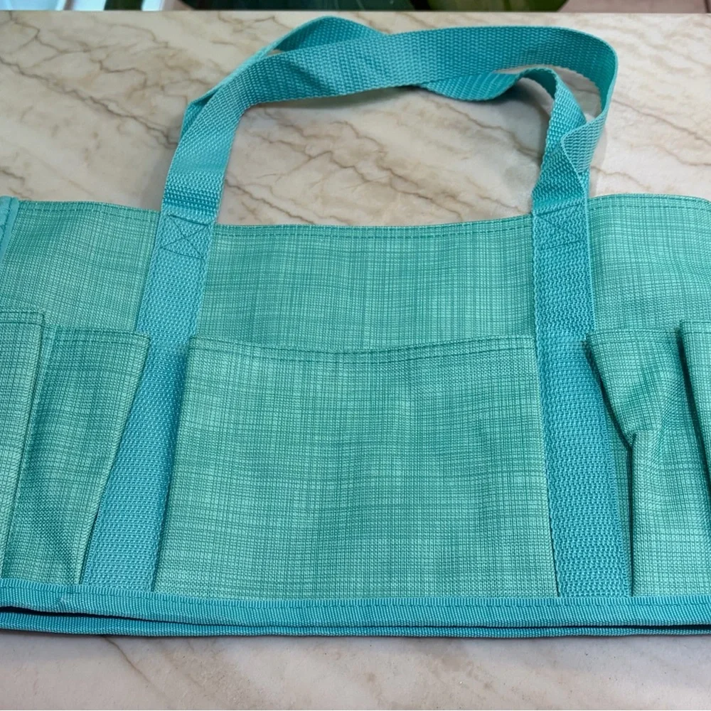 thirty-one stylish aqua