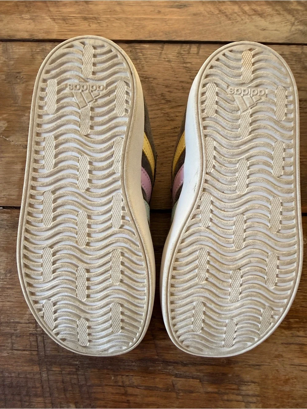 adidas easy hook sneakers