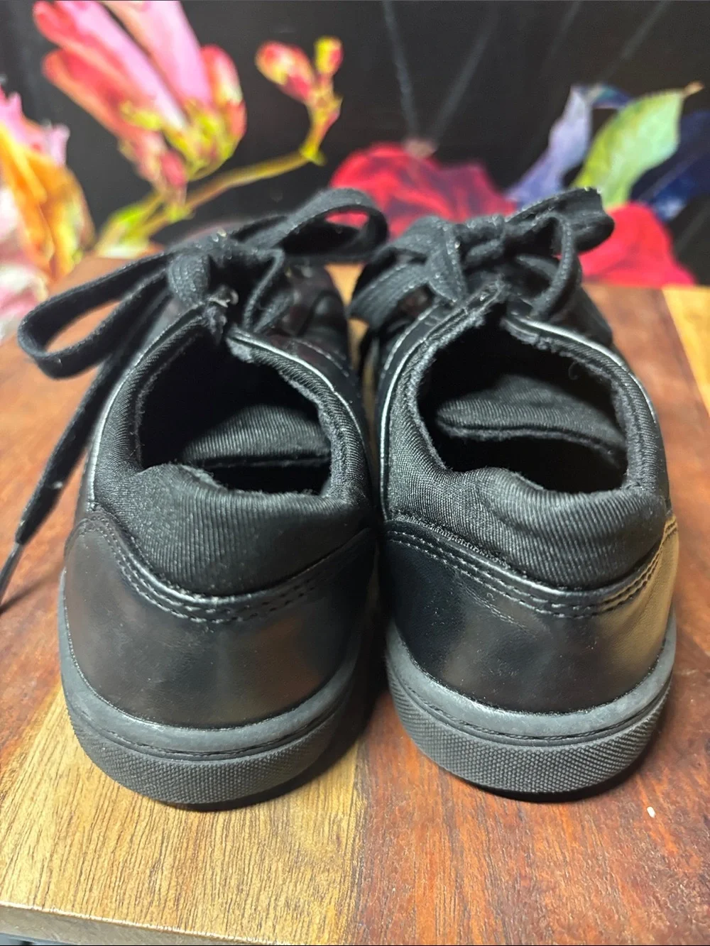 Kenneth Cole Reaction Kids Black Lace-Up Low-Top Sneakers
