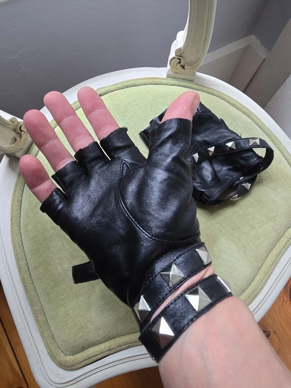 Black Studded Wrist Wrap Fingerless Leather Gloves- unbranded