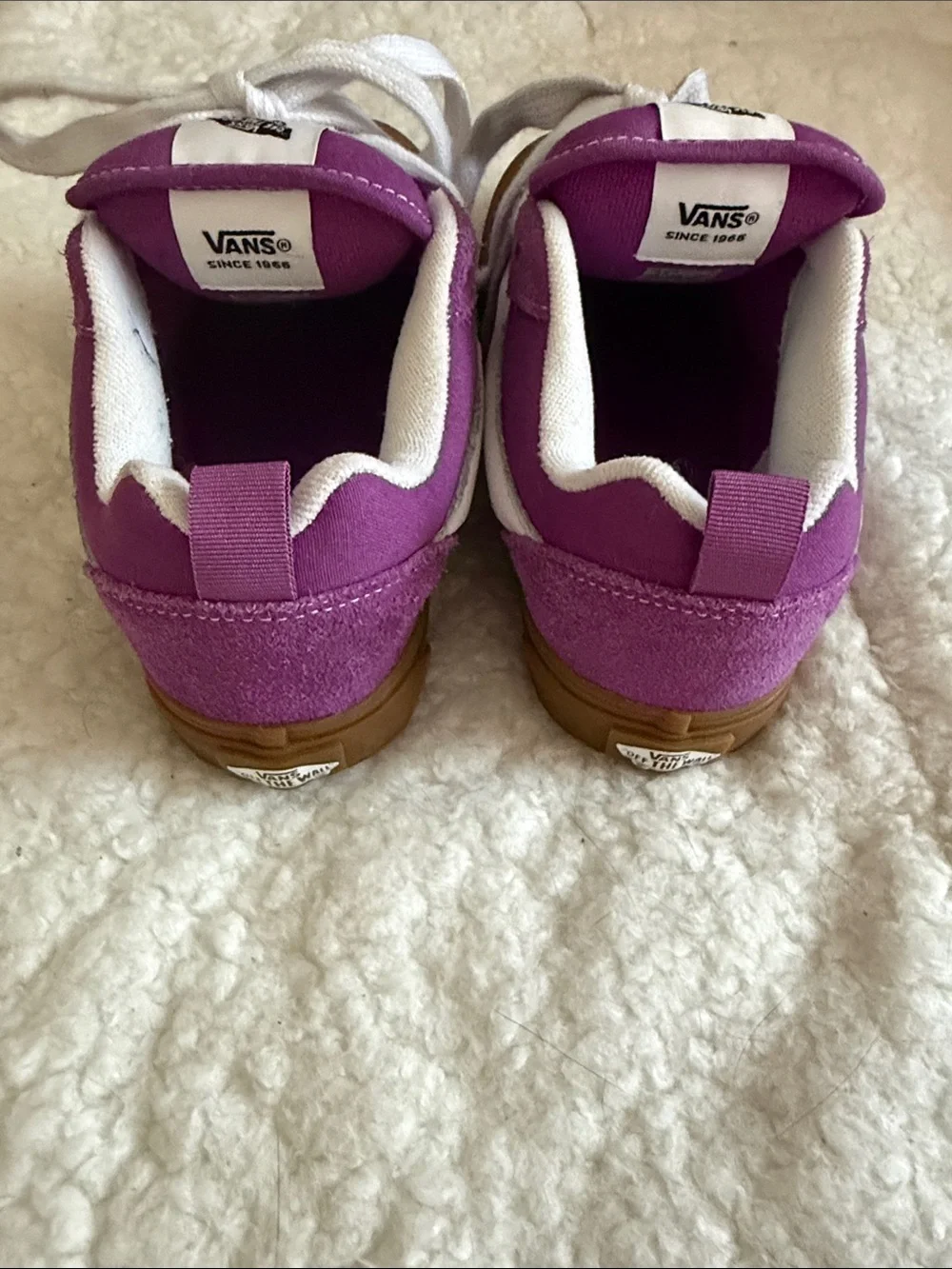 Vans wear laces
