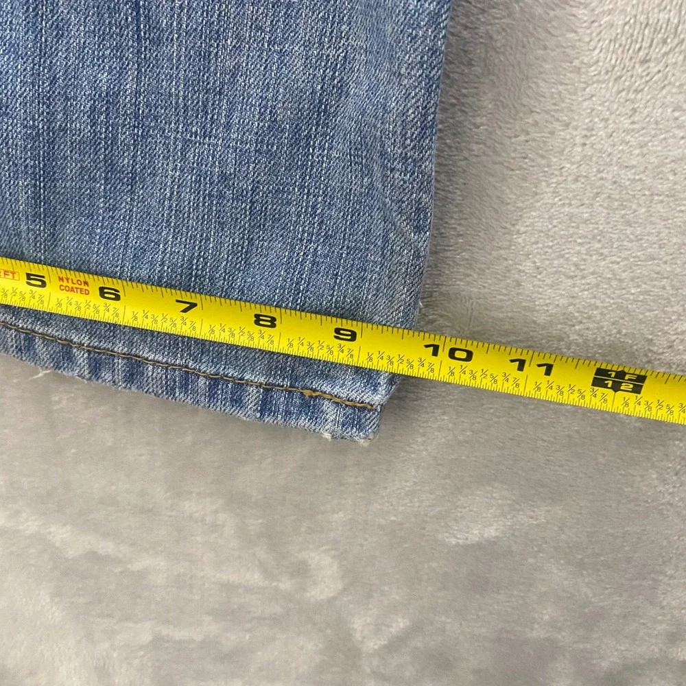 Levis levi 569