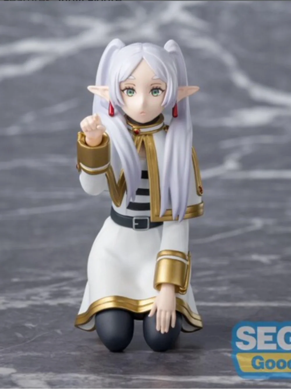 Frieren: Beyond Journey's End PM Perching Figure Frieren -Frieren Poking Somethi