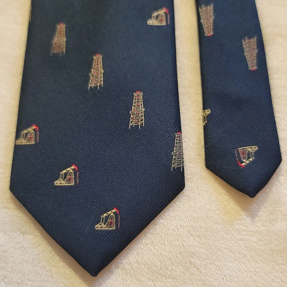 Briar navy retailed energy