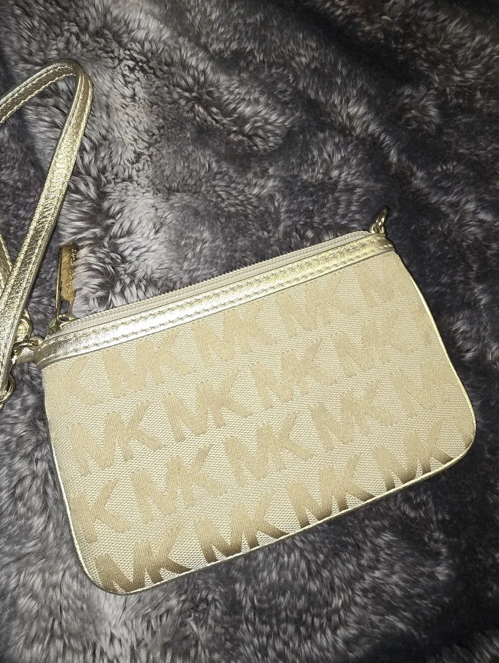 Michael Kors Wristlet Euc Bag