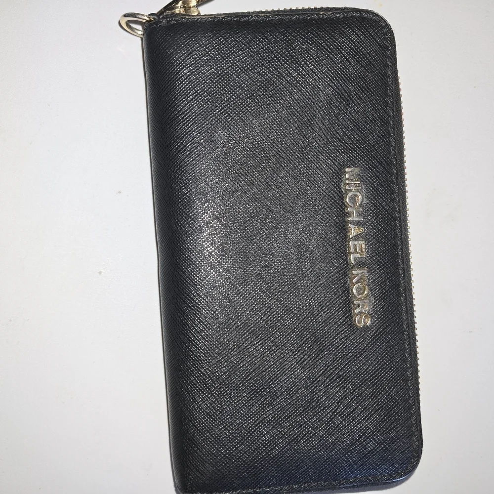 Michael Kors sleek zip