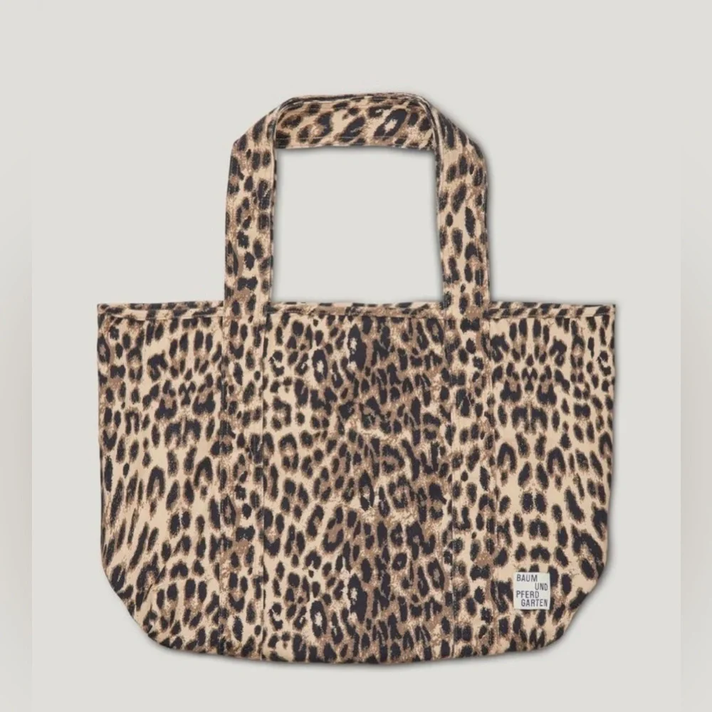 Baum Und Pferdgarten stylish leopard