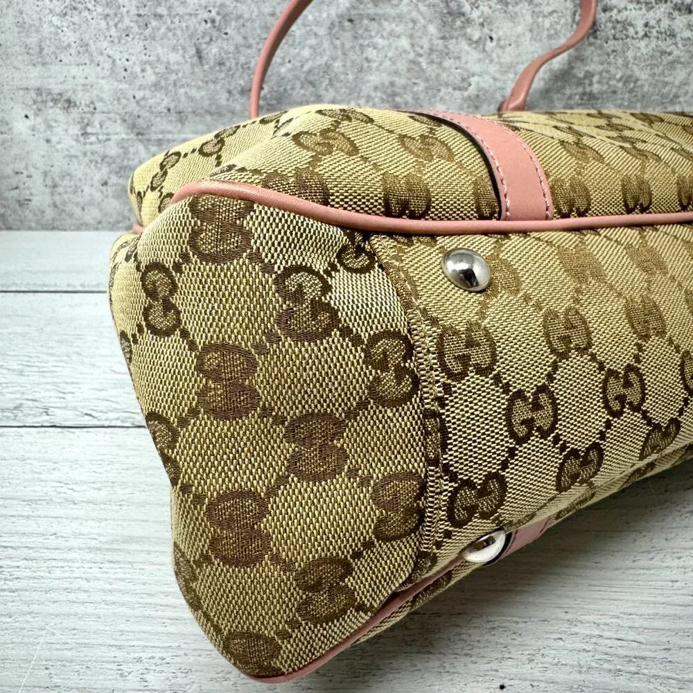 Gucci iconic gg