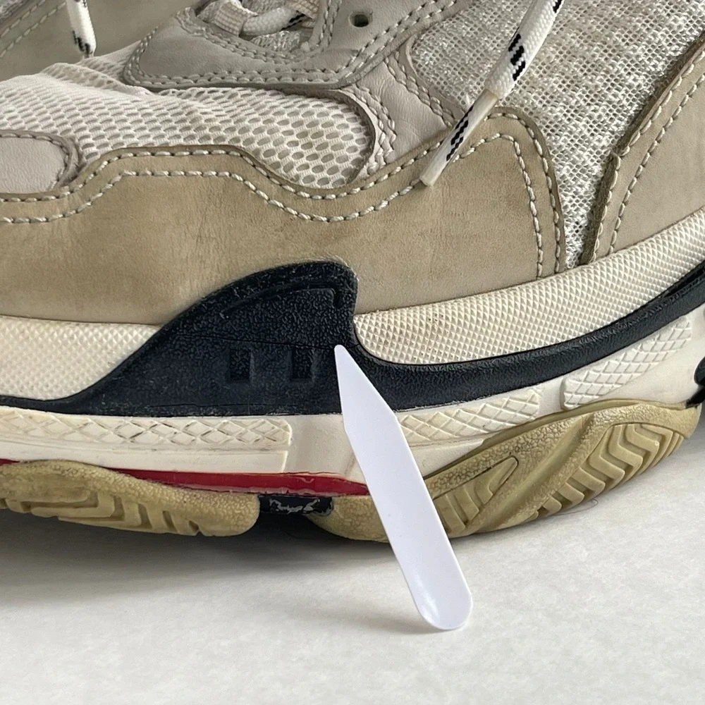 Balenciaga please discoloration