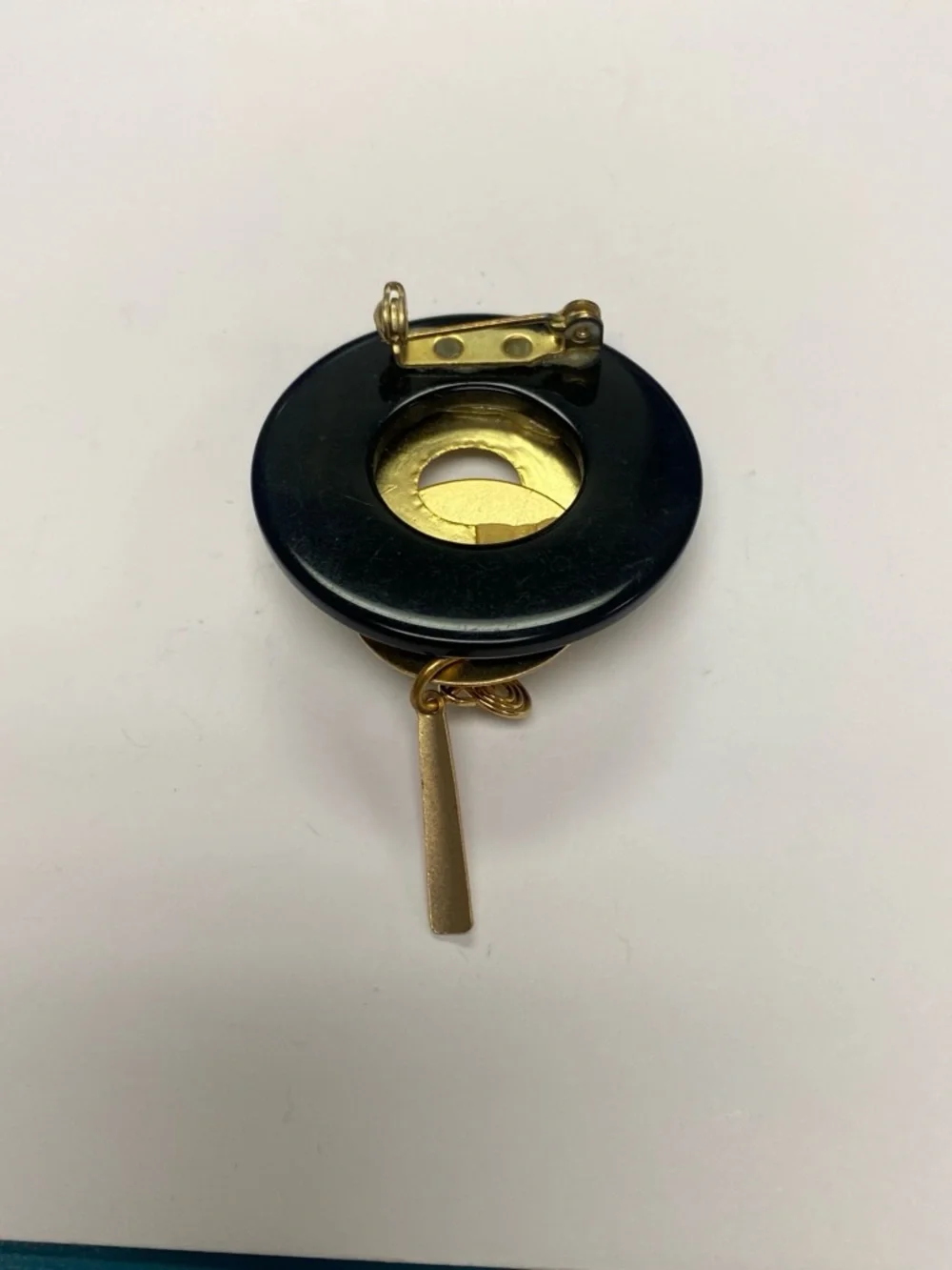 N/A elegant gold
