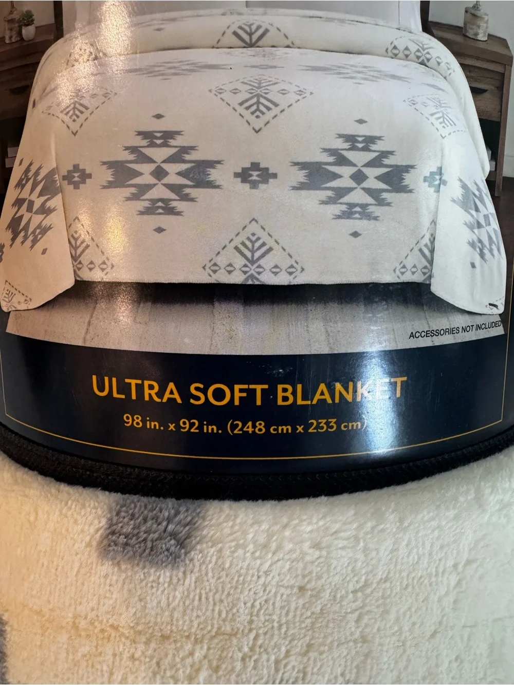 Pendleton Cream & Gray Geometric Ultra Soft Blanket