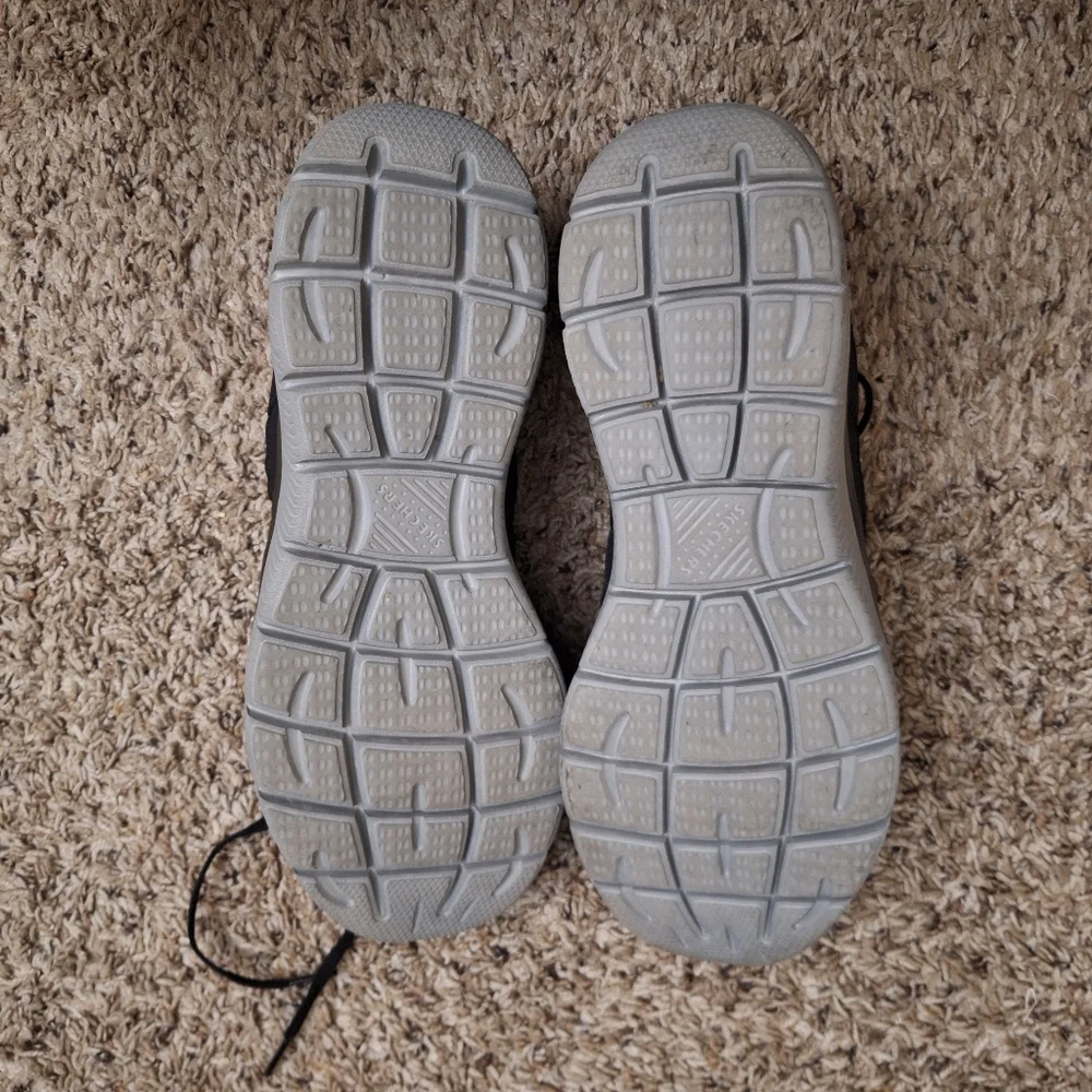 Skechers summits new